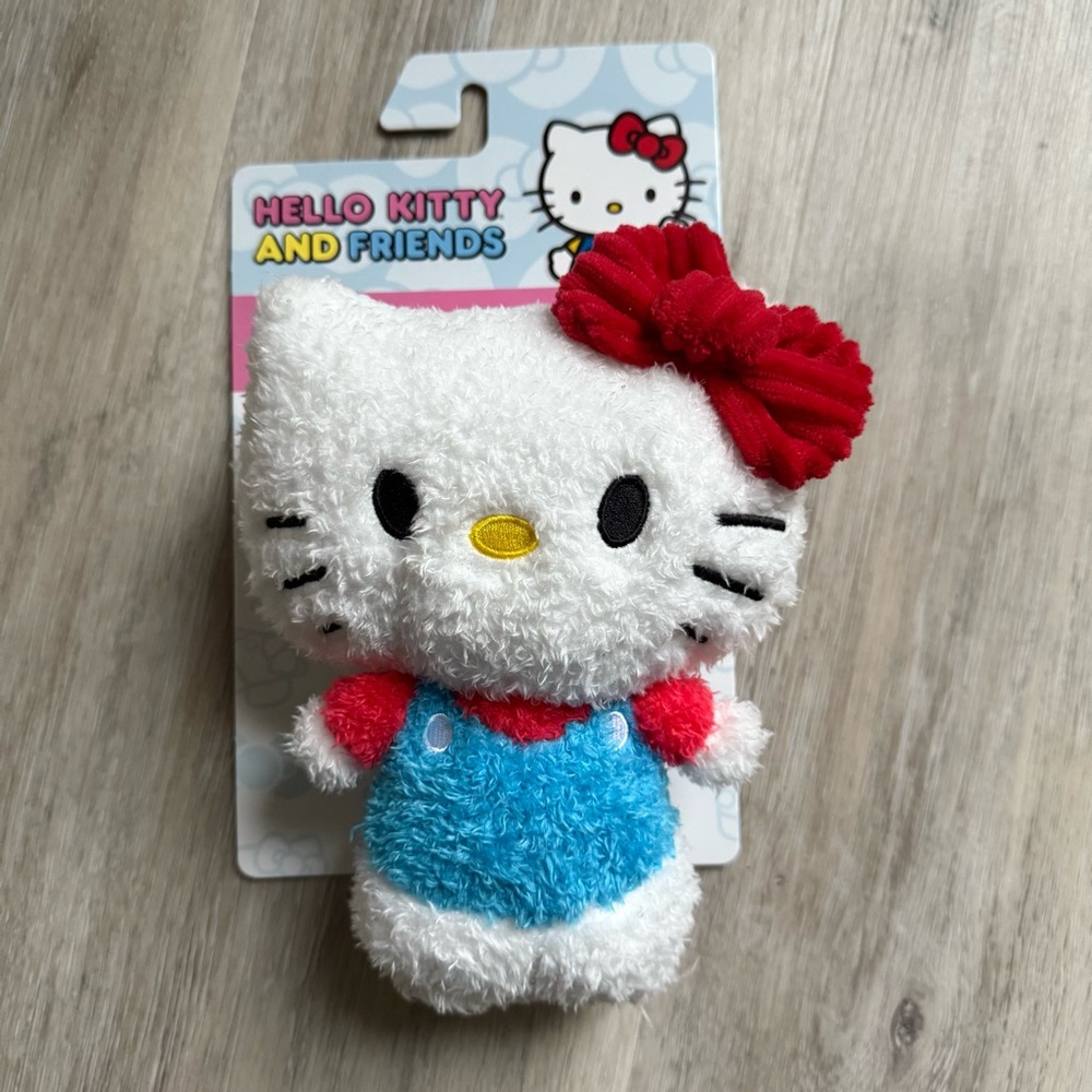 Hello Kitty and Friends: Hello Kitty Plush Pet Toy